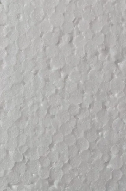 Czym przykleić styropian – pianka czy na mokro?