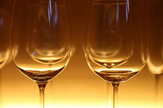 Rodzaje kieliszków – jakie szkło do jakiego alkoholu?